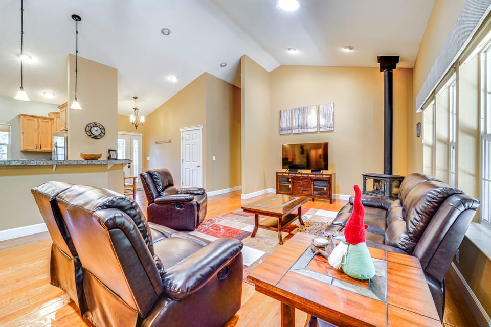 Hike + Explore: Graeagle Getaway w/ Furnished Deck House in Graeagle