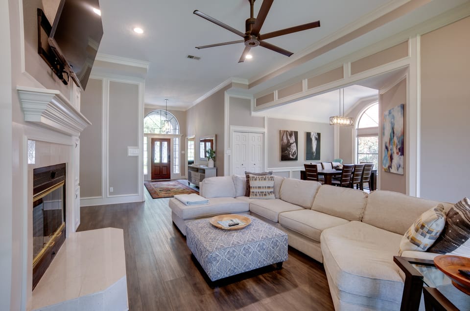 Grills & Boat Dock: ‘Comfy Cove’ on Lake Conroe House in Lake Conroe