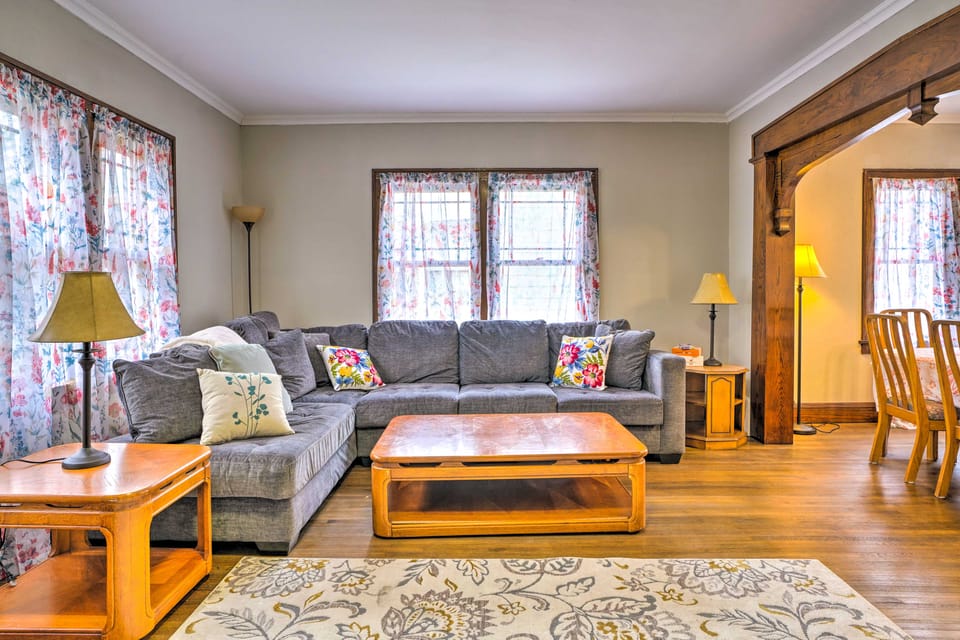 'White House of Red Wing' Spacious Family Retreat! House in Red Wing