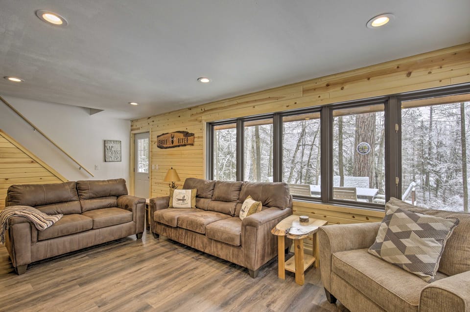 'Deerskin Lodge' w/ Boat Dock & Fire Pit! House in Wisconsin