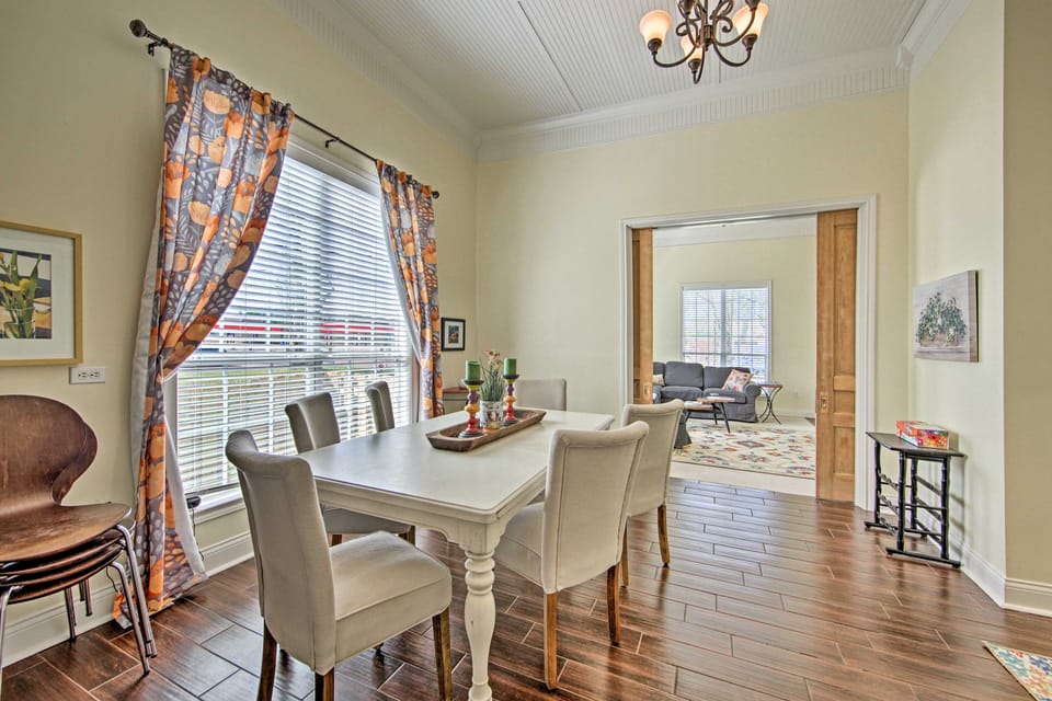 Renovated 'Carnegie Cottage' - Walk to Dtwn! House in Texas