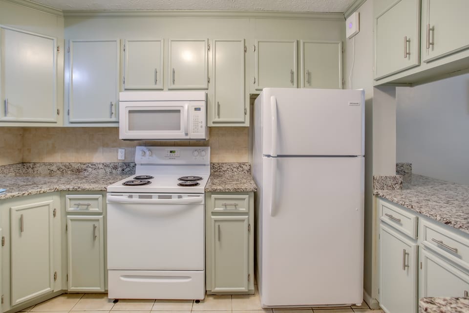 Charming Myrtle Beach Townhome: Walk to Beach Apartment in Myrtle Beach