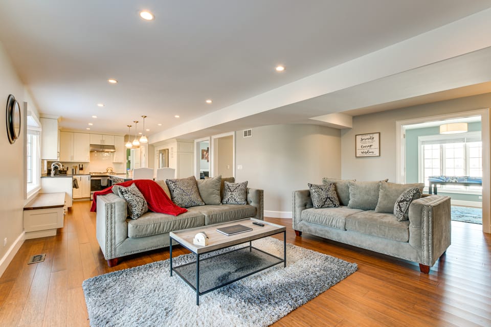 Bike & Kayak: Lakefront Prospect Heights Home House in Wheeling