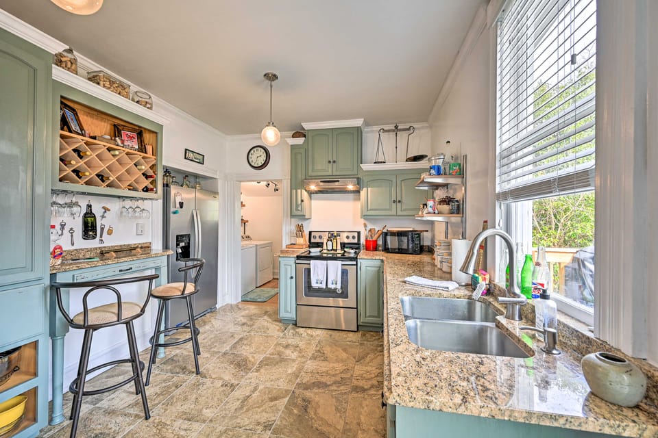 Historic 'Watson' Brick House w/ Private Deck! House in Danville