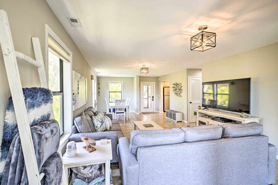 NEW! Sunny Captiva Island Oasis, Private Boat Dock House in North Captiva Island