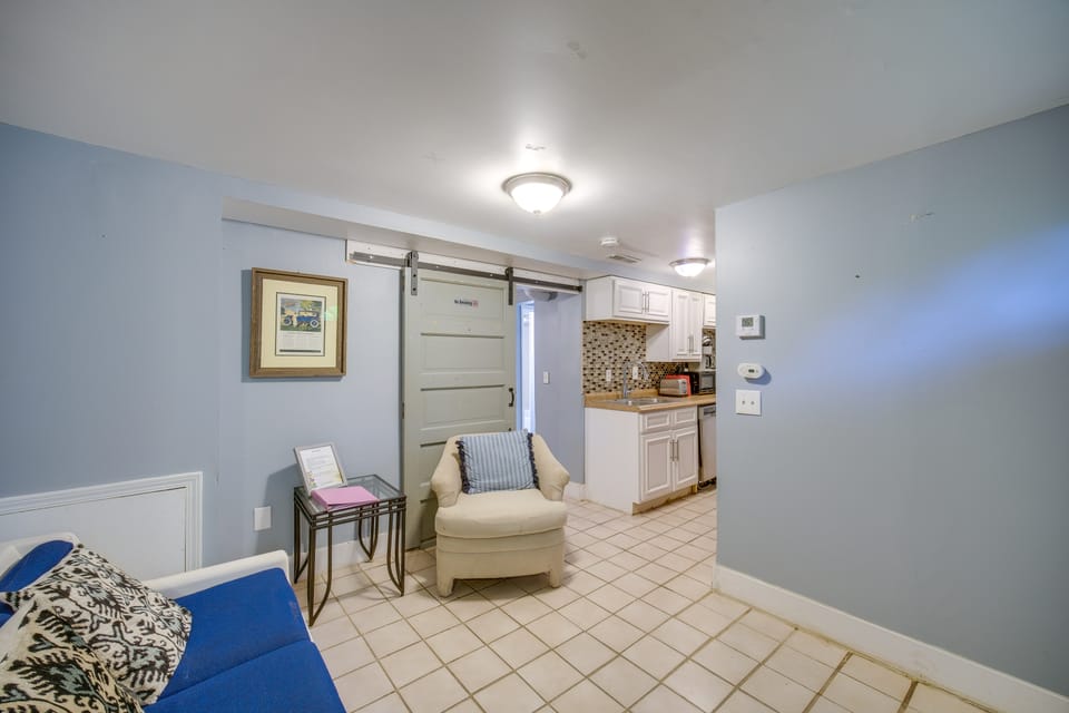 Historic Cleveland Hideaway Near Downtown! Apartment in Cleveland Heights