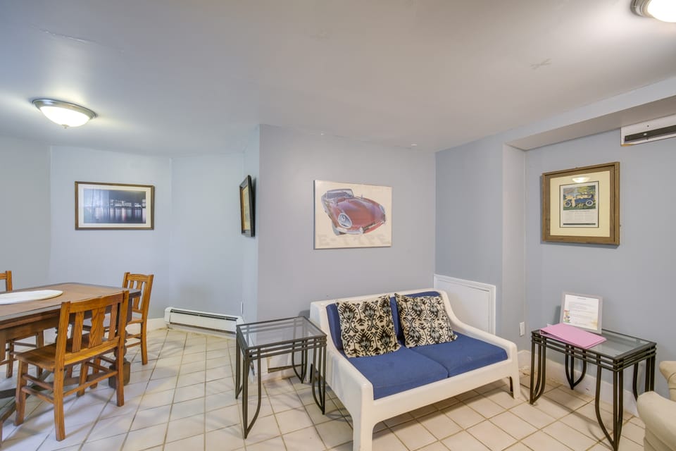 Historic Cleveland Hideaway Near Downtown! Apartment in Cleveland Heights