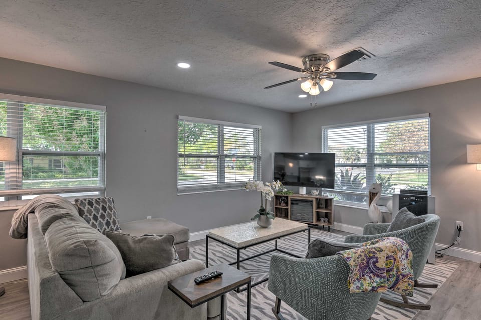 Bright Venice Getaway < 1 Mi to Historic Dtwn House in Venice