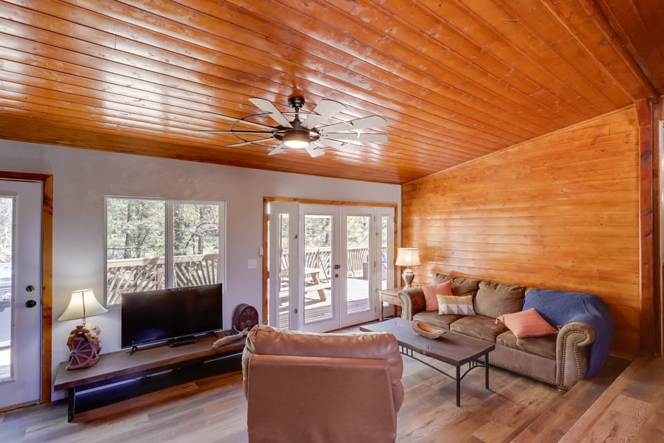 < 5 Mi to Ghost Town: Mtn-View Crown King Retreat House in Arizona