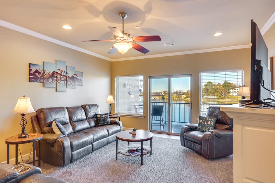 Pool & Lake Hamilton Access: Hot Springs Condo! Apartment in Lake Hamilton