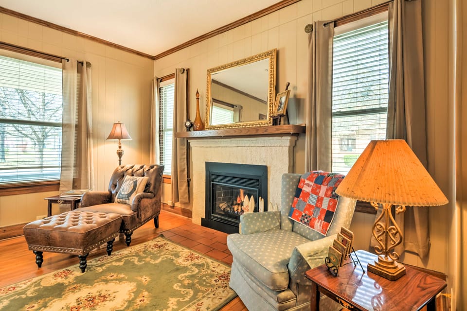 Charming Craftsman Home in Downtown Bartlesville! House in Bartlesville