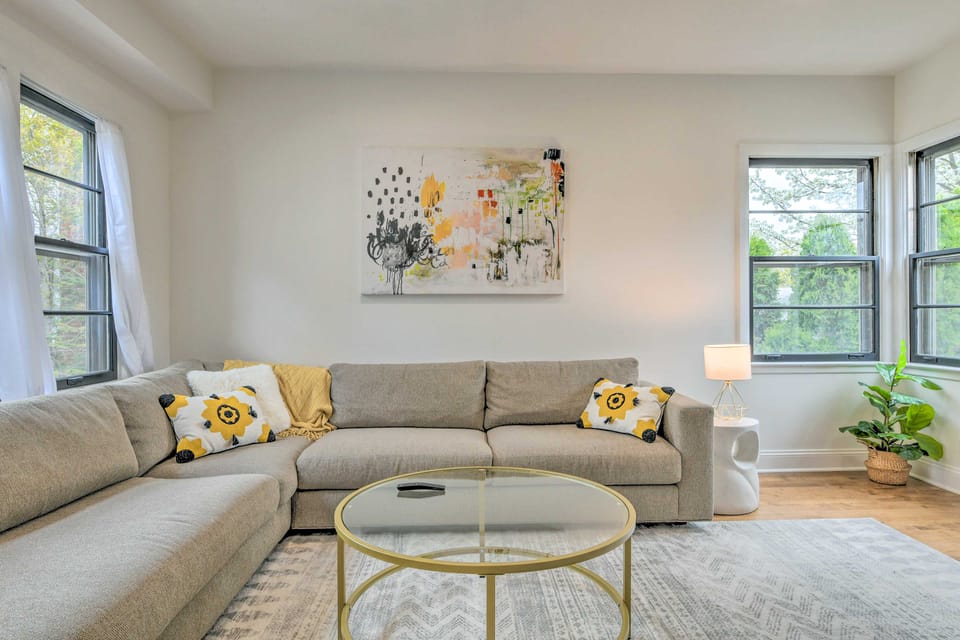 Oak Park Home w/ Grill - 5 Mi to Garfield Park! House in Oak Park