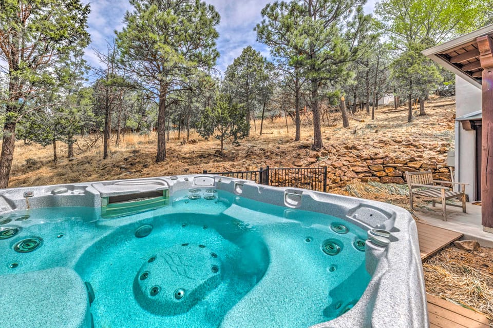 Luxe Ruidoso Home w/ Hot Tub + Mountain Views House in Ruidoso