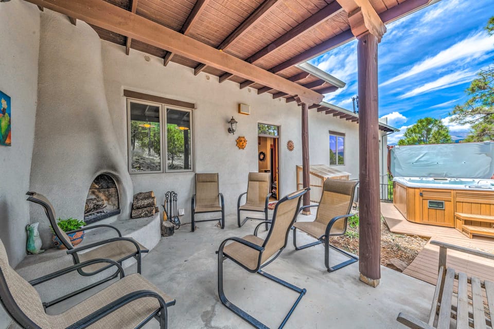 Luxe Ruidoso Home w/ Hot Tub + Mountain Views House in Ruidoso