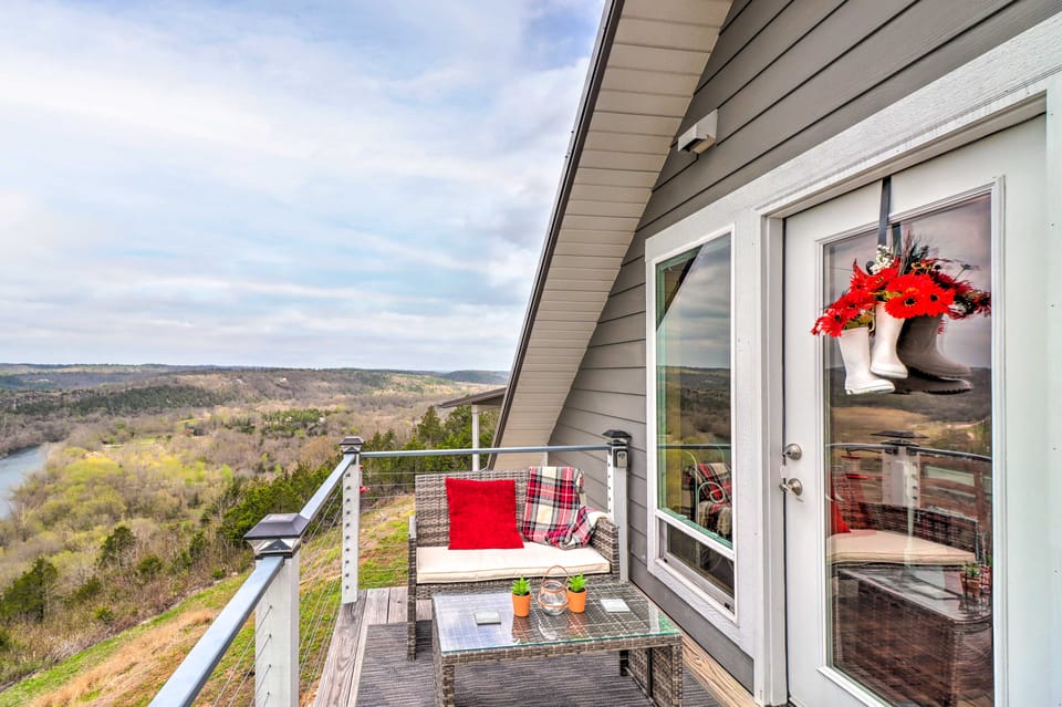 Quaint Norfork Studio w/ Million Dollar View! Apartment in Arkansas