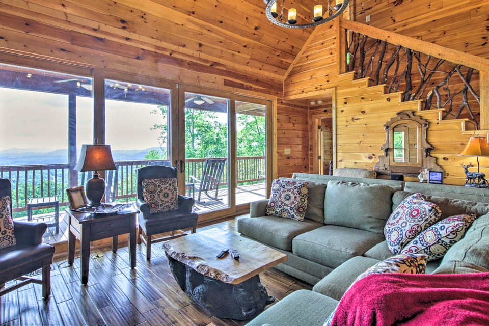 Unique Mineral Bluff Home with Mountain Views! House in Georgia