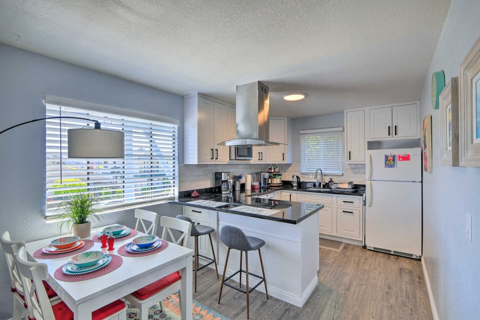 Breezy Monterey Apt: Walk to Downtown & Beach Apartment in Monterey