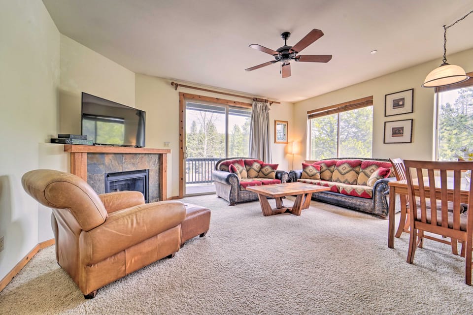 2 Mi to Donner Lake: Walkable Truckee Condo! Apartment in Truckee