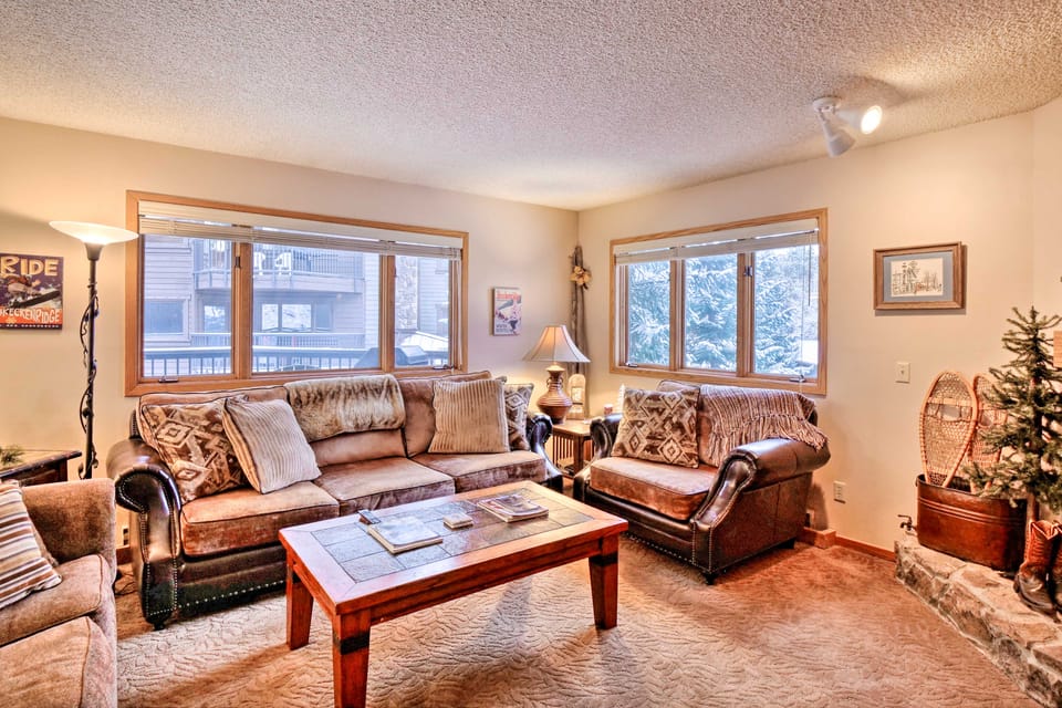 Walk to Shuttle: Breckenridge Retreat w/ Balcony! Apartment in Breckenridge
