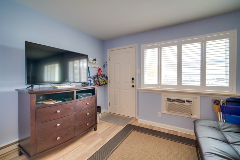 First-Floor Brigantine Condo: Steps to Ocean! Apartment in Brigantine