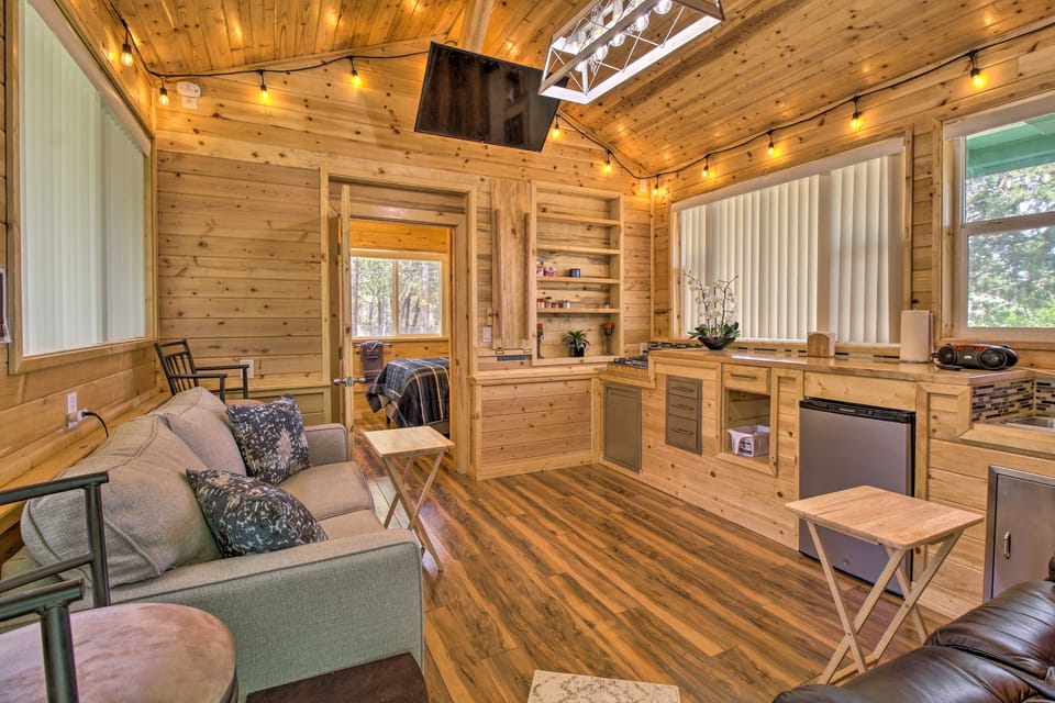 Grill, Fire Pit: Pet-Friendly Lakeside Cottage! Cottage in Pinetop-Lakeside