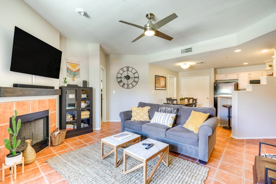 Phoenix Poolside Retreat Near North Mountain! Apartment in Phoenix
