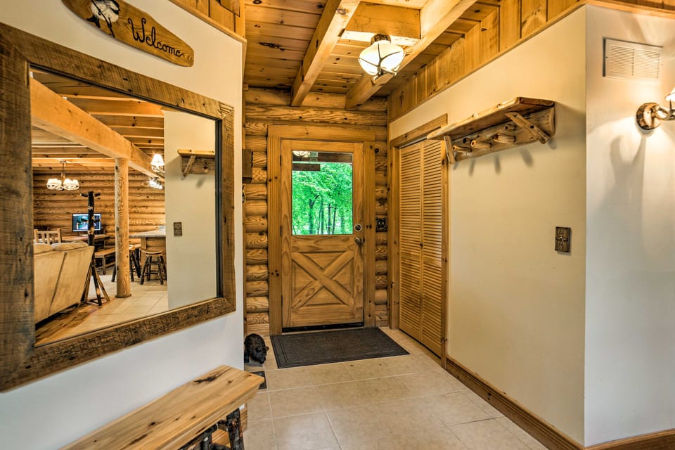 Classy Home w/ Hot Tub: 2 Mi to Lake Access! House in Ohio