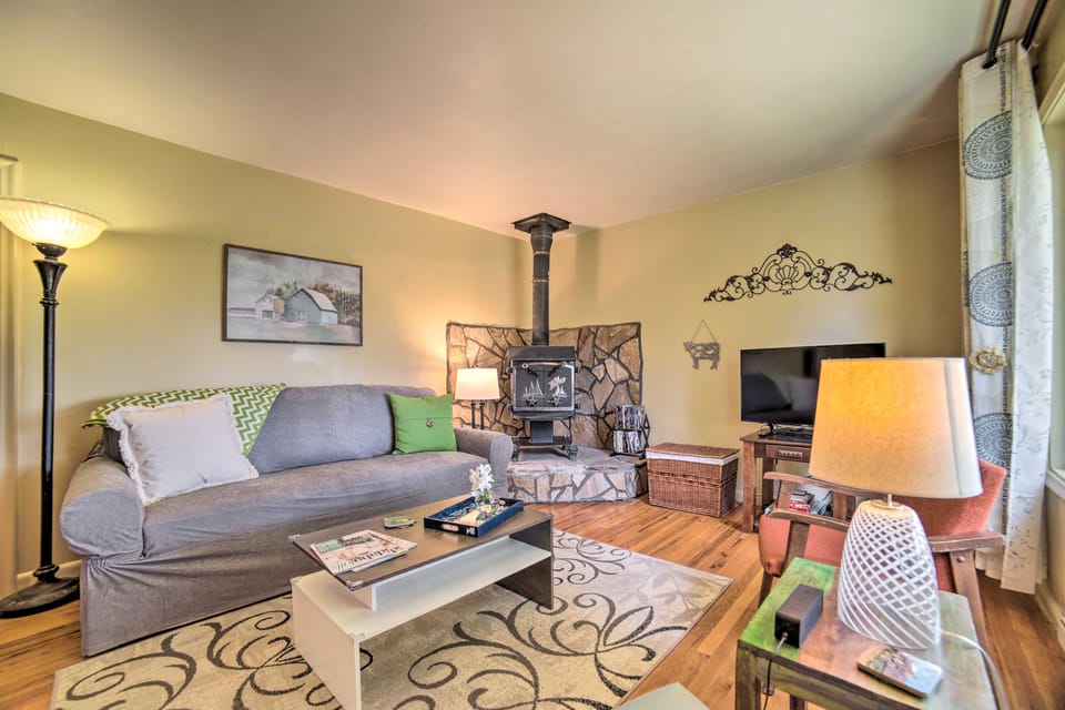 Idaho Falls Farmhouse ~ 11 Mi to Downtown! House in Idaho