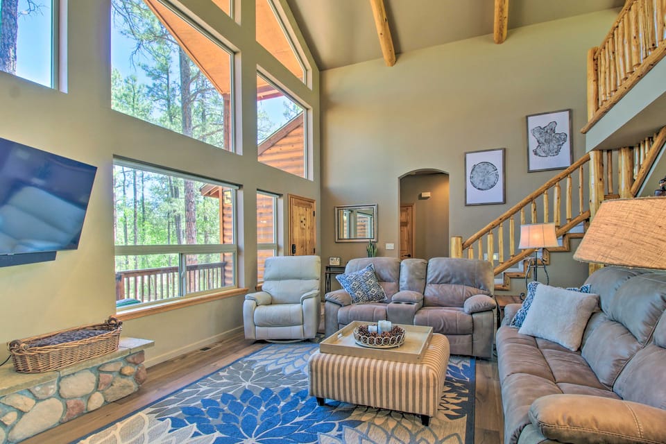 Wooded Hideaway! Spacious Show Low Log Cabin House in Show Low
