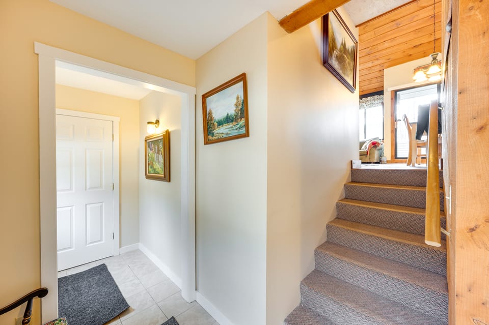 Loon Mountain Townhome w/ Pool + Slope Views! Apartment in Lincoln