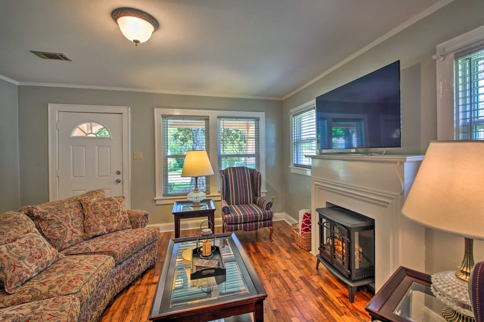Hot Springs Home - Walk to Oaklawn Casino! House in Hot Springs
