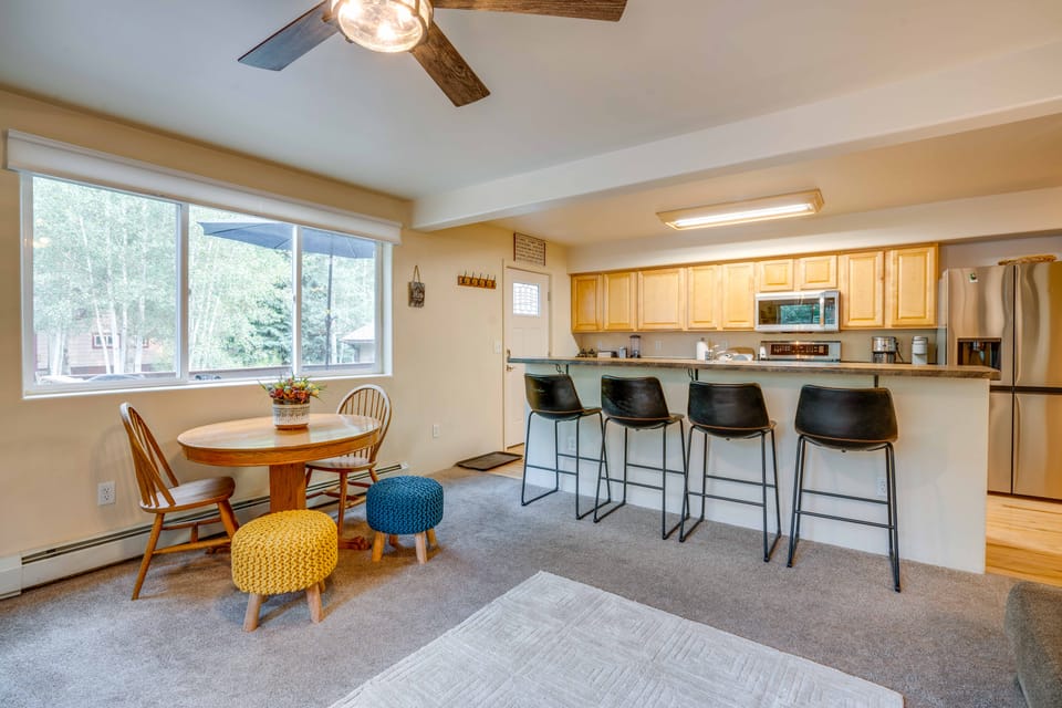 Walk to Frisco Main St: Townhome Steps to Trail! Apartment in Frisco