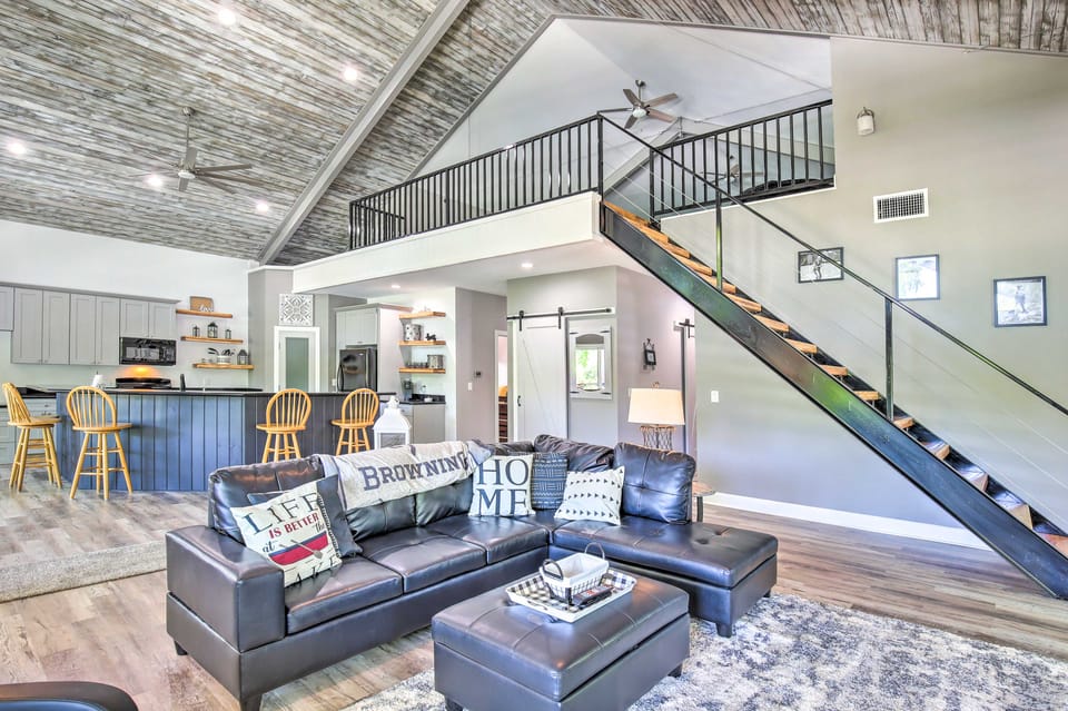 Outdoor Entertainment Space: Home in McQueeney House in McQueeney