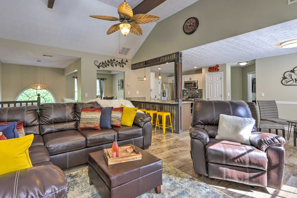 Charming Covington Home w/ Fire Pit + Game Room! House in Georgia