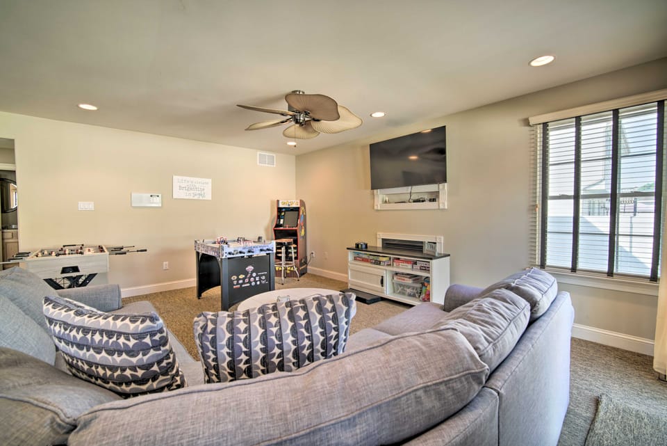 Spacious Brigantine Home ~ 1 Block to Beach! House in Brigantine