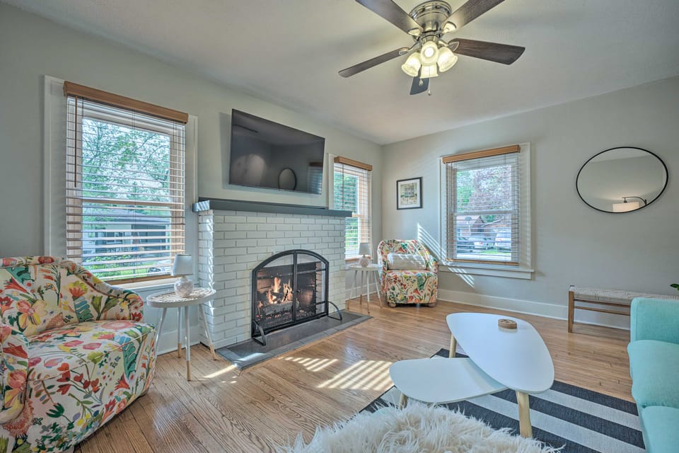Benton Harbor 'Gracie Cottage' w/ Hot Tub + Yard! House in Michigan