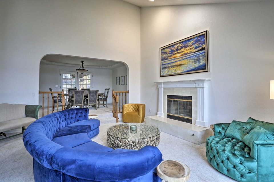 Redding Getaway w/ Hot Tub & Outdoor Kitchen! House in Redding