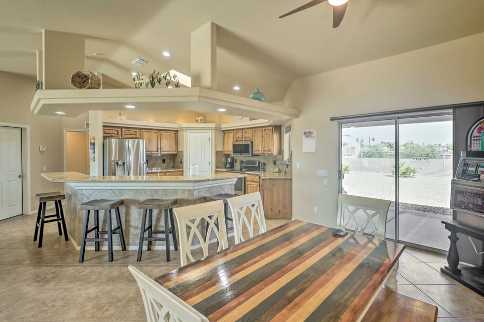 2 Mi to London Bridge: Lake Havasu Getaway House in Lake Havasu City