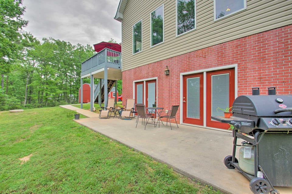 Yogi’s Paradise w/ Deck ~ 1 Mi to Yogaville! House in Nelson County