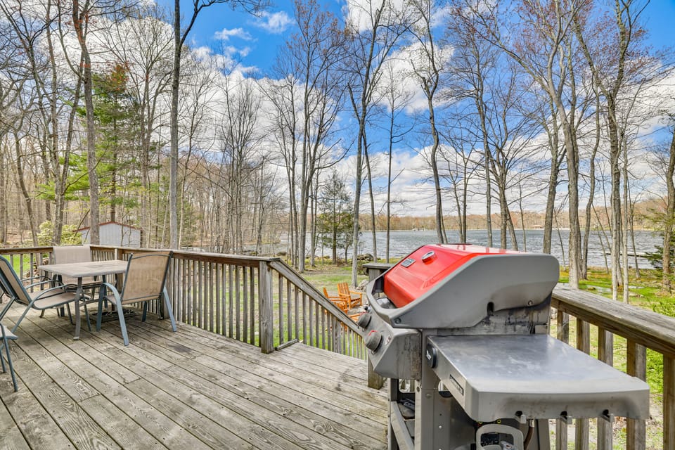 Pocono Lake Home w/ Fire Pit: Walk to Ski Hill! House in Coolbaugh Township