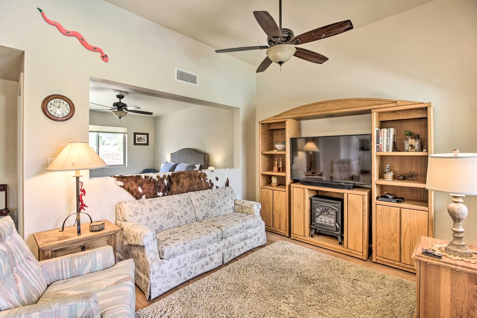 Lovely Tucson Home w/ Private Pool & Hot Tub! Cottage in Casas Adobes