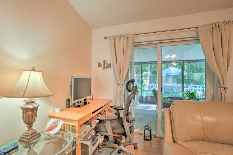 Tampa Home w/ Private Backyard ~ 15 Mi to Downtown House in Town N Country