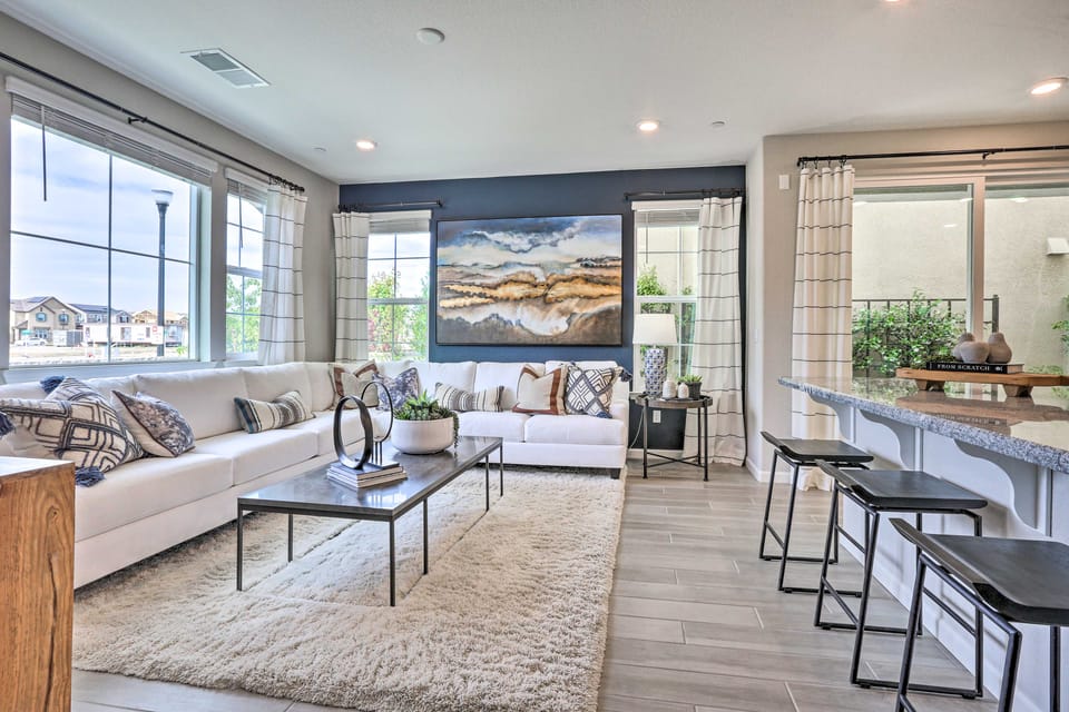 Relaxing Roseville Home w/ Outdoor Amenities House in Roseville