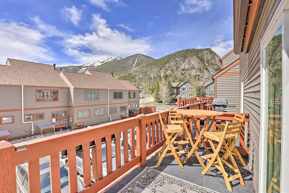 Frisco Mountain Hub: Walk to Main Street Apartment in Frisco