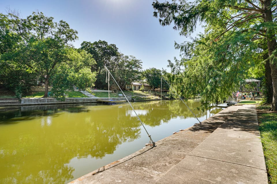Bring Your Boat! 'Granbury on the Lake' w/ Deck House in Granbury