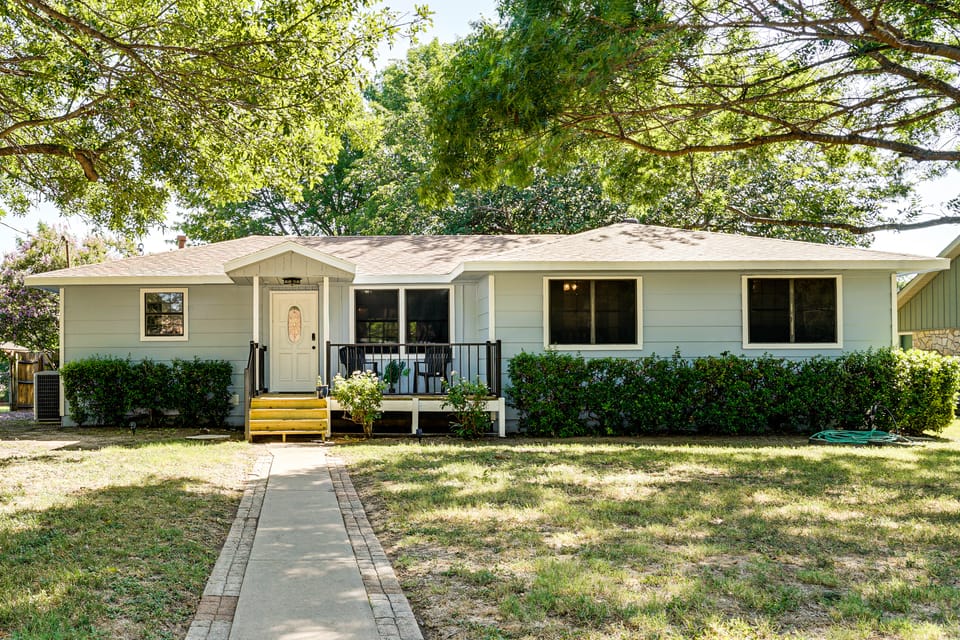 Bring Your Boat! 'Granbury on the Lake' w/ Deck House in Granbury