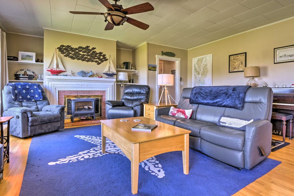 Nautical Lubec Cottage w/ Fire Pit & Grill! Cottage in Lubec