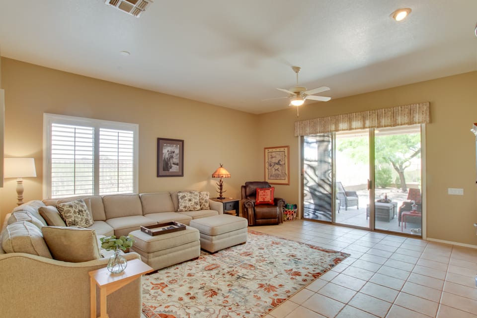 Walk to Trails: Mtn-View Mesa Getaway w/ Gril House in Mesa