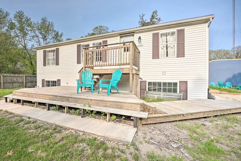Breezy Coloma Getaway w/ Grill - 1 Mi to Beaches! House in Lake Michigan Beach