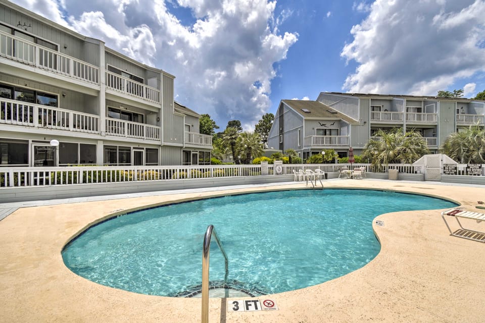 Swim, Golf & Dine: Condo by Cherry Grove Beach! Apartment in Little River